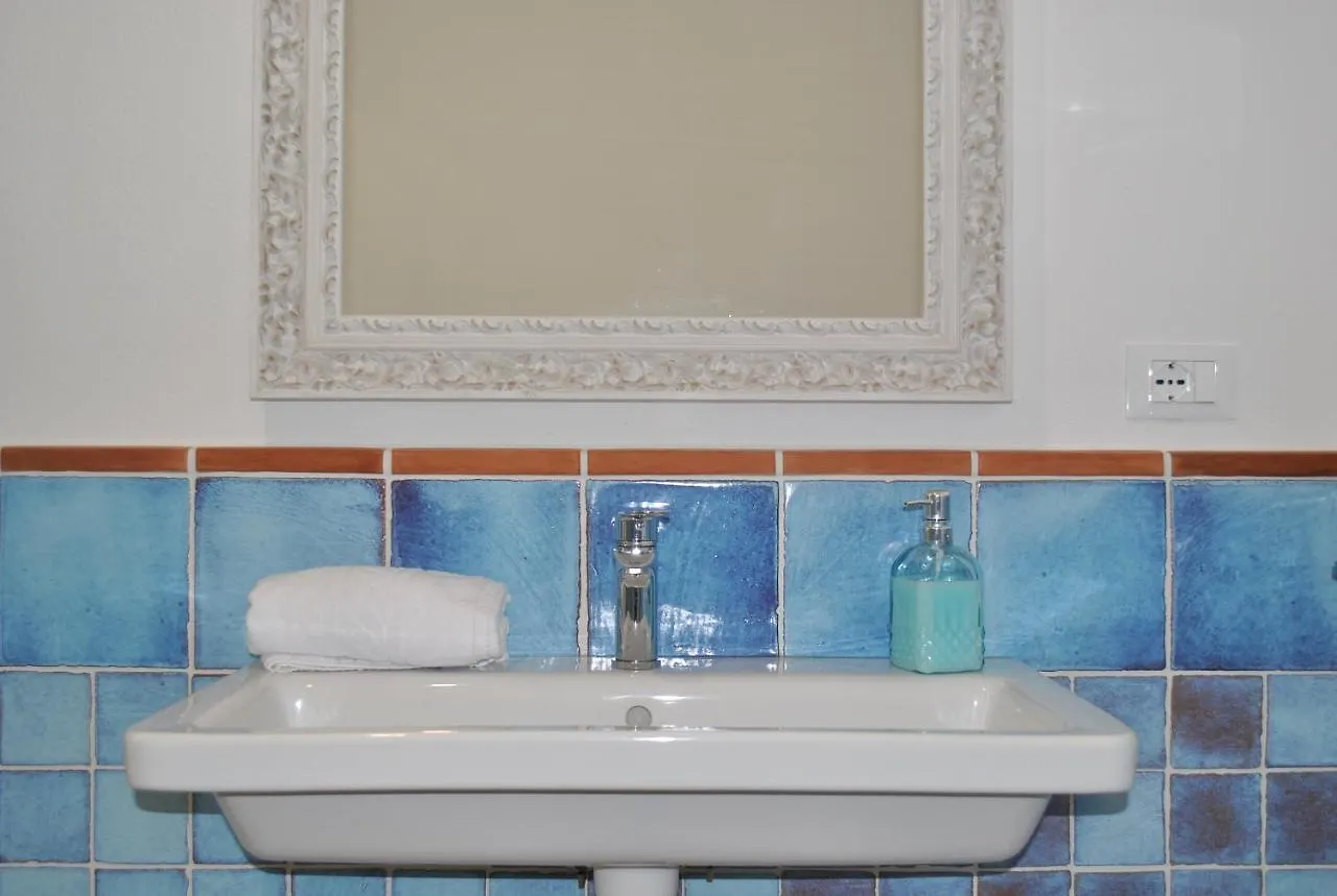 Casa Ono - Appartamento Con 2 Camere E 2 Bagni In Centro Abitato Orosei 0*,  Italy
